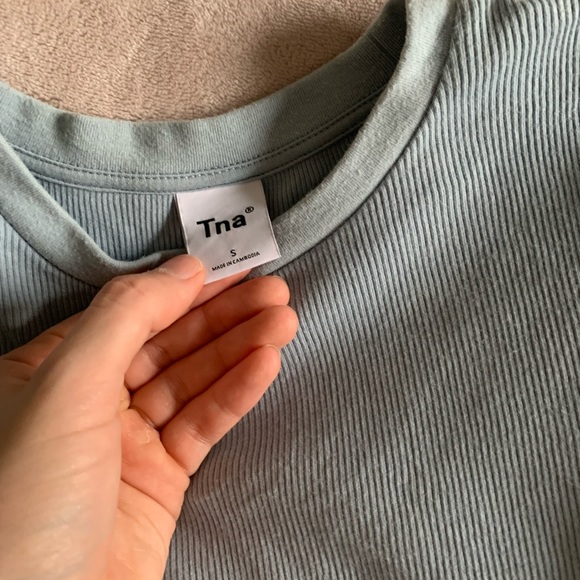 Aritzia ribbed tee - Picture 2 of 2